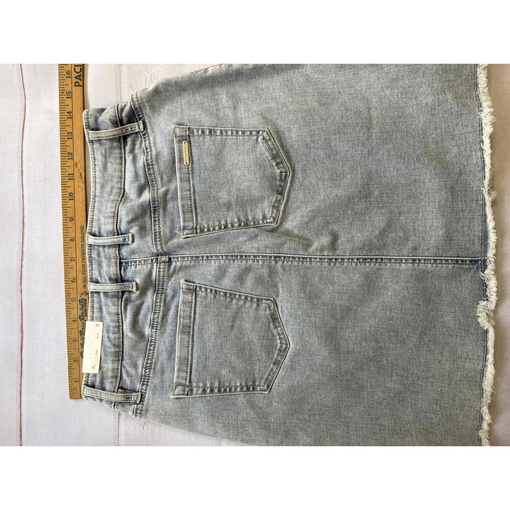 Tommy Bahama Denim Skirt - Light Wash, Size 2 - Picture 4 of 6